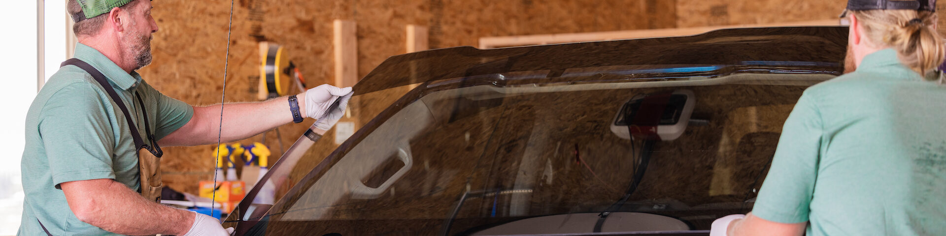 Placing windshield on car